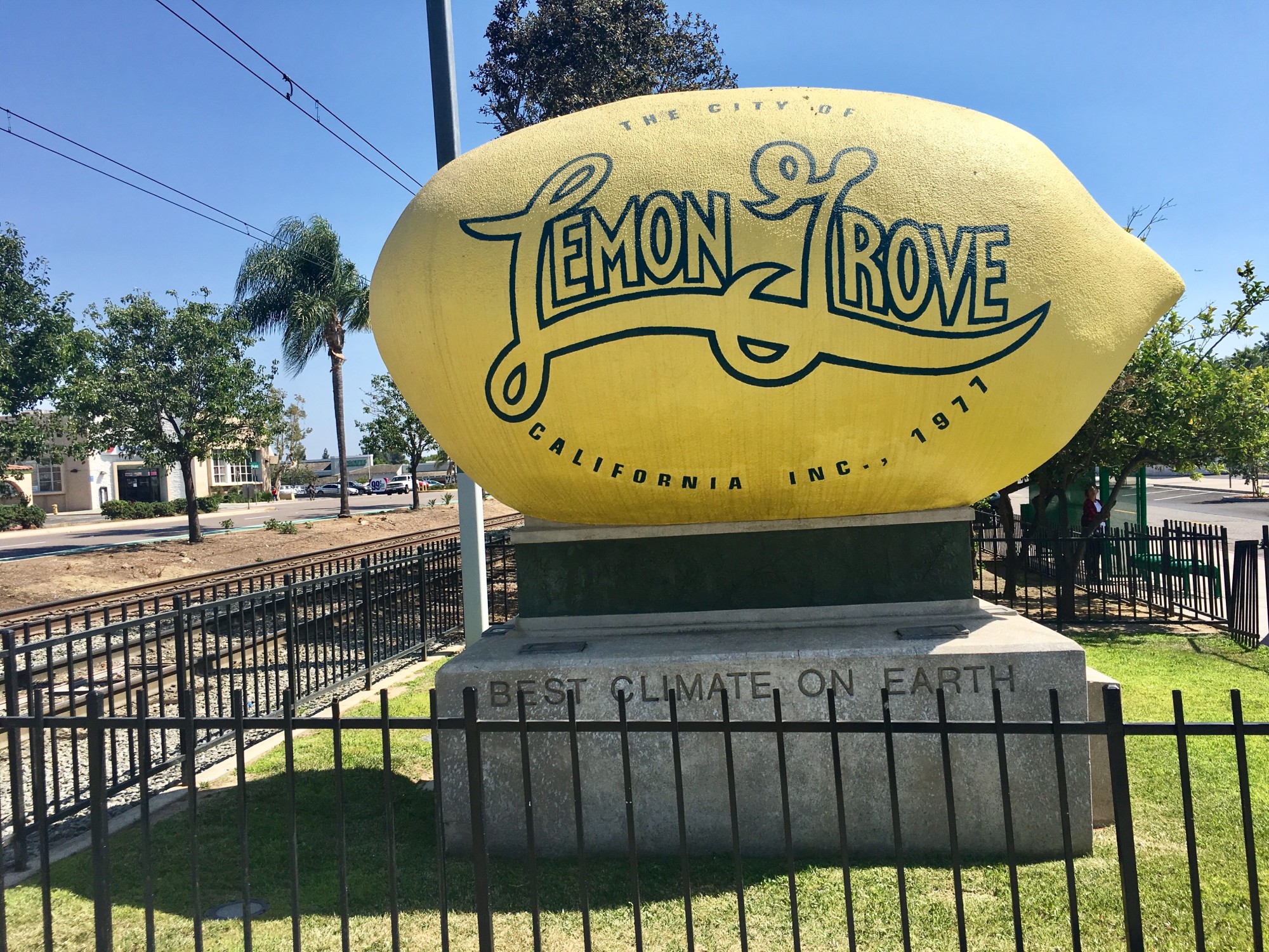 Lemon Grove's lemon art